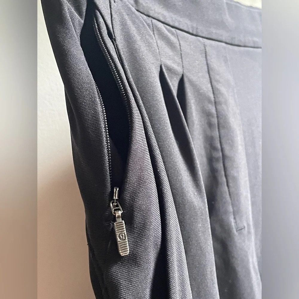 Lululemon Essential High Rise Trouser Black Size 6